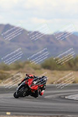 media/Nov-16-2025-Race Pace (Sun) [[8c5fa54630]]/Non Verified Riders (1st 20 Minutes)/5-Turn 15 (110pm)/